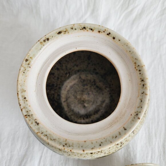 VTG Signed Studio Pottery Jar W Lid Geometric Pattern & Speckled Glaze PLS READ! - Picture 7 of 11